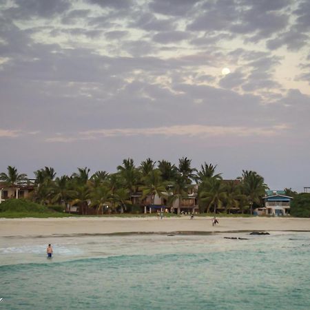 The Isabela Beach House Puerto Villamil Extérieur photo