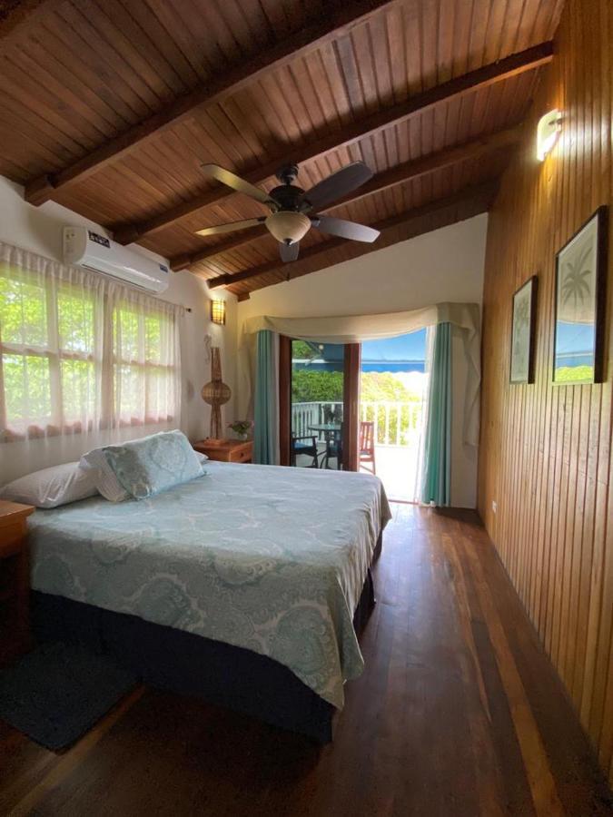 The Isabela Beach House Puerto Villamil Extérieur photo