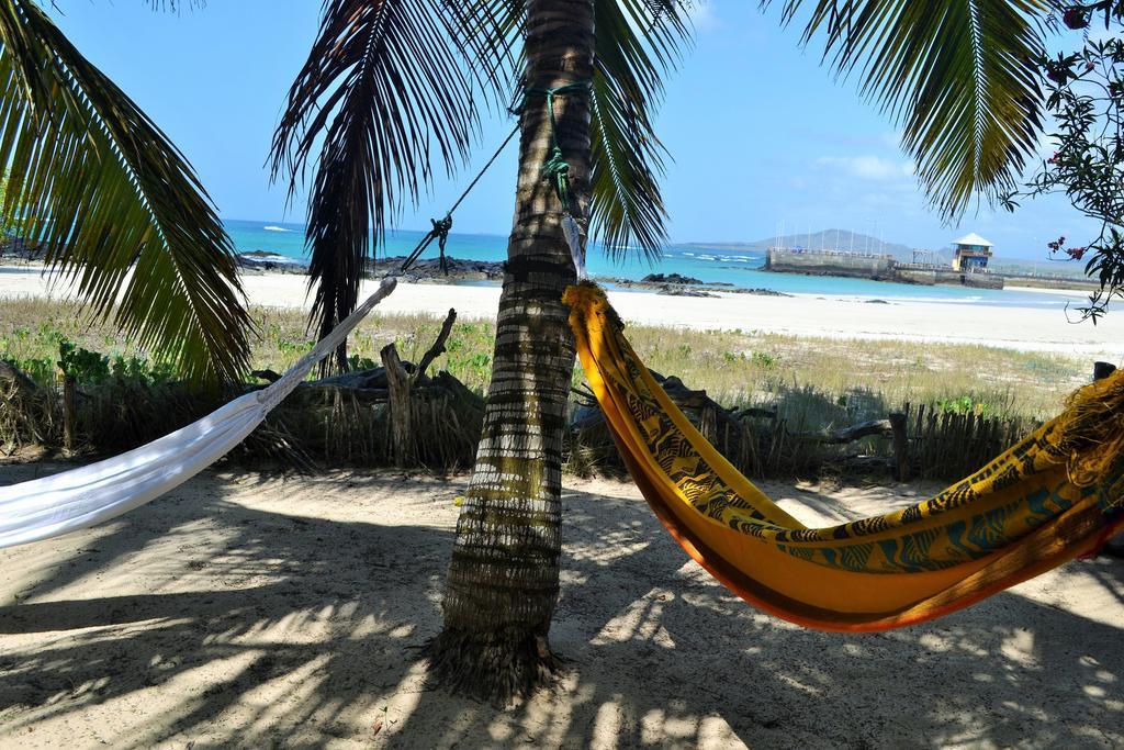 The Isabela Beach House Puerto Villamil Extérieur photo