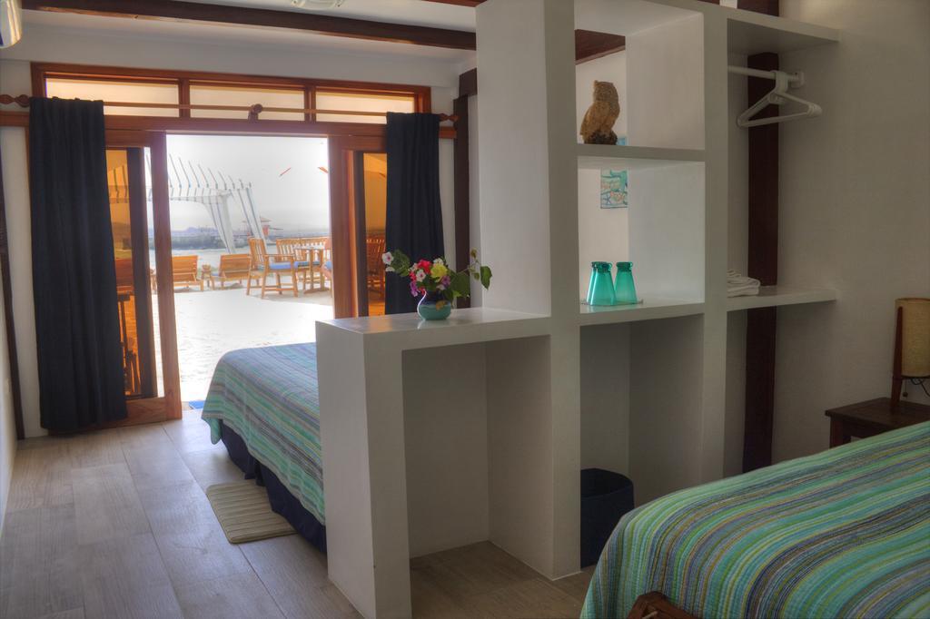 The Isabela Beach House Puerto Villamil Extérieur photo