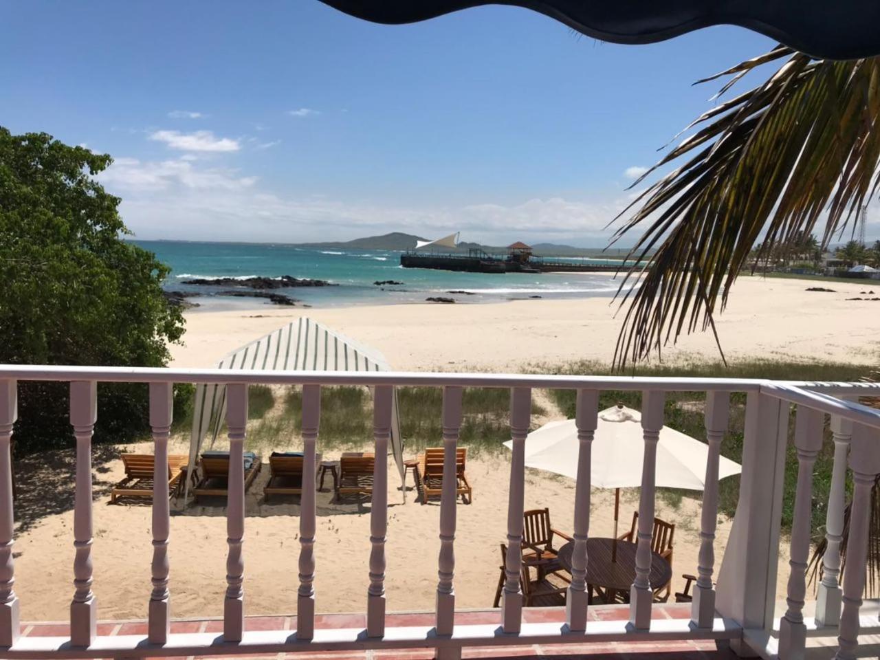 The Isabela Beach House Puerto Villamil Extérieur photo