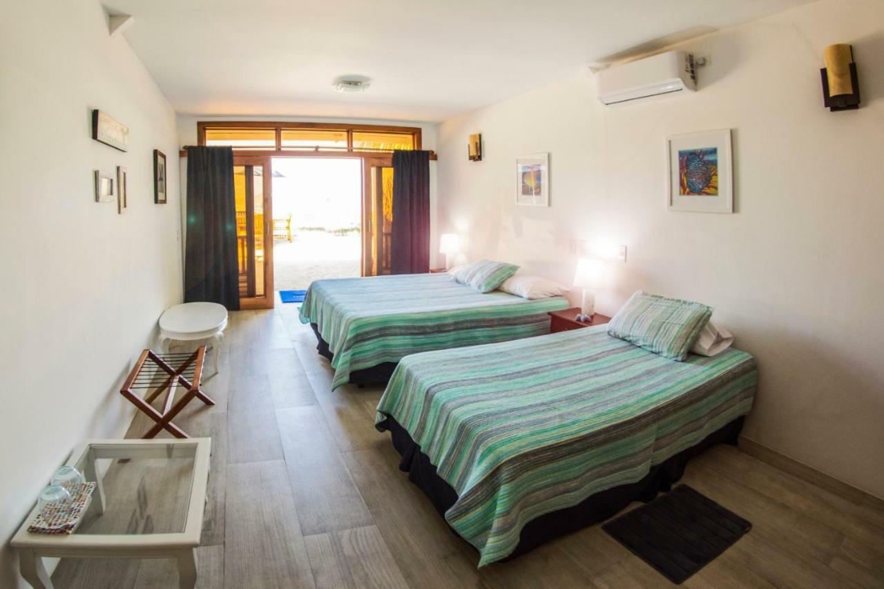 The Isabela Beach House Puerto Villamil Extérieur photo